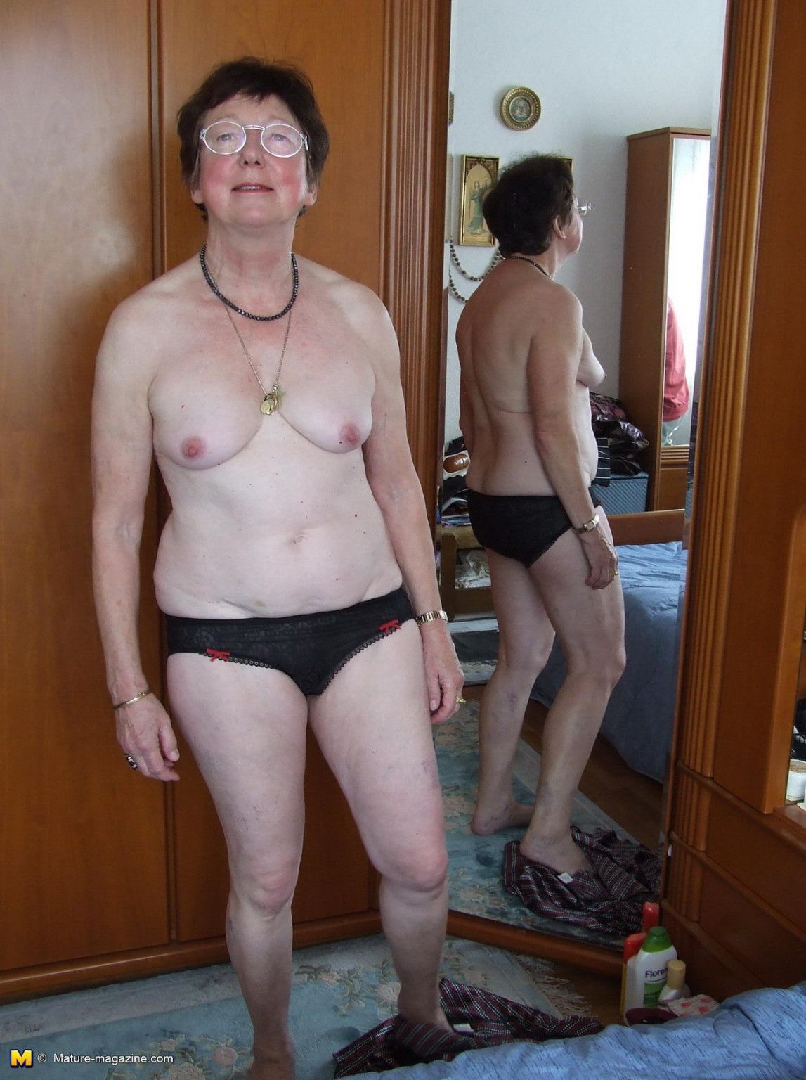 Überprüfen aus Reifen Barbara wer liebt zu Erhalten Nackt