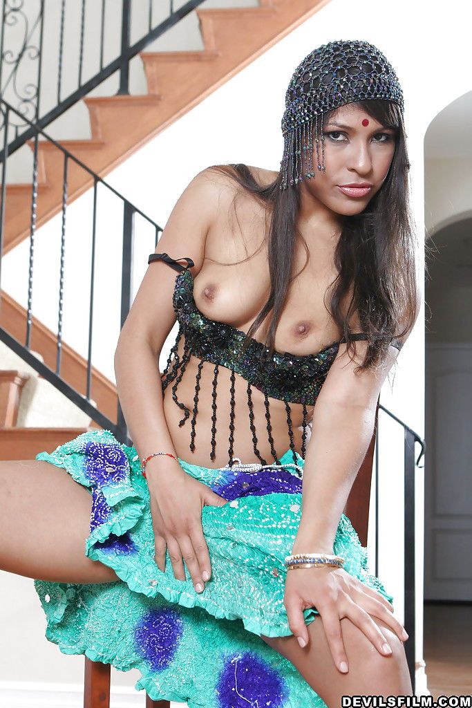 zwycięstwo latina kwasy Lori Vargas jest A prawo nastrój dla sexy cosplay
