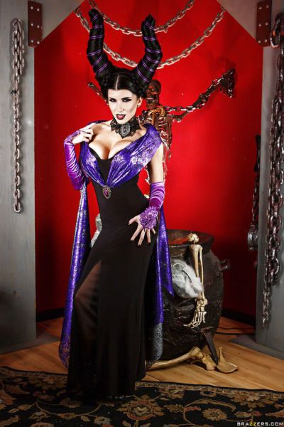 Sexy babe Romi Rain is all about doing cosplay in hot dress