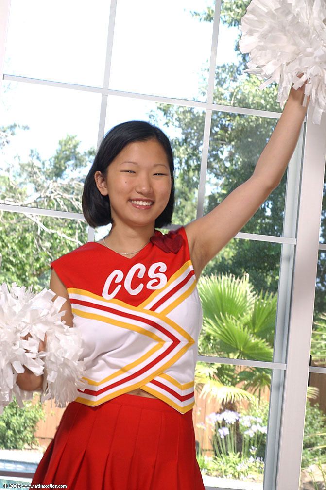 Coreano Amador Maxine perder Grande natural Peitos a partir de Cheerleader uniforme