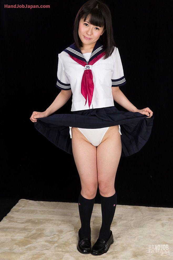 जापानी लड़की में नाविक वर्दी झटके एक लंड जब तक यह उड़ रहा था इसके लोड के वीर्य