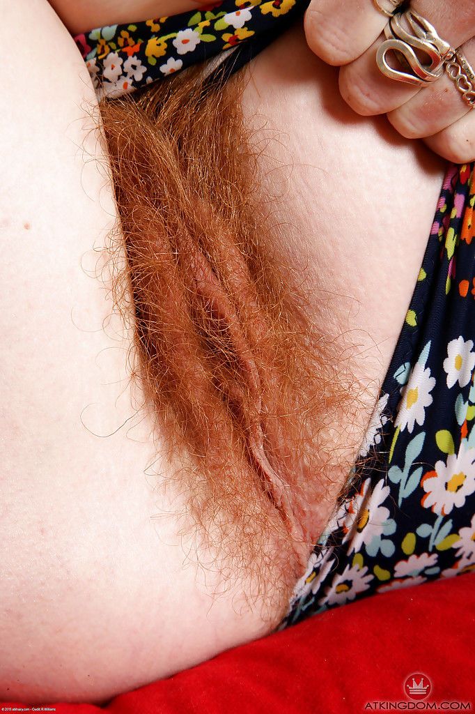 tóc đỏ Mẹ Ana Molly hiển thị Lông lá Âm đạo cho Gần ups