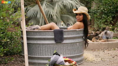 Abanoz cowgirl Jenna J Foxx ile Sulu göğüsleri var cazip :Tarafından: evli Adam