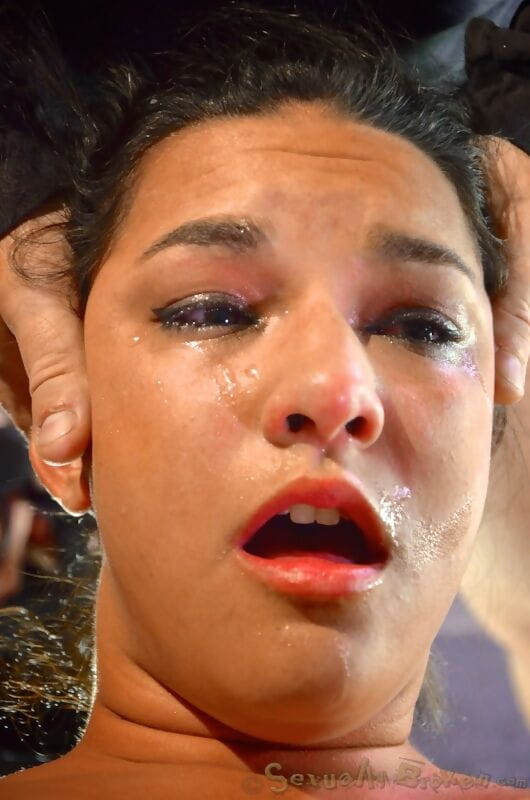 latina teen Paisley Parker ist Kehle gefickt in Bondage vor Nehmen ein Gesichtsbehandlung