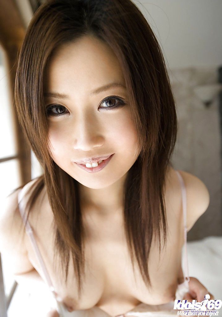 mała Azji cutie z sexy Nogi Haruka yagami poślizgu off jej odzież