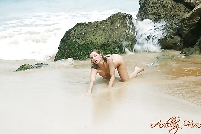 rubia playa Babe ashley Incendios modelado Topless en bikini fondos de